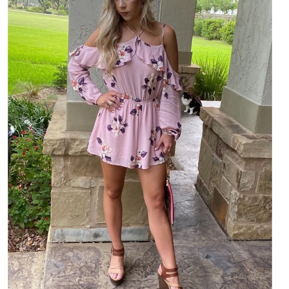 Blush Pink Floral Romper - Picture 2 of 3